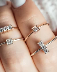 Schmuck mit Edelsteinen