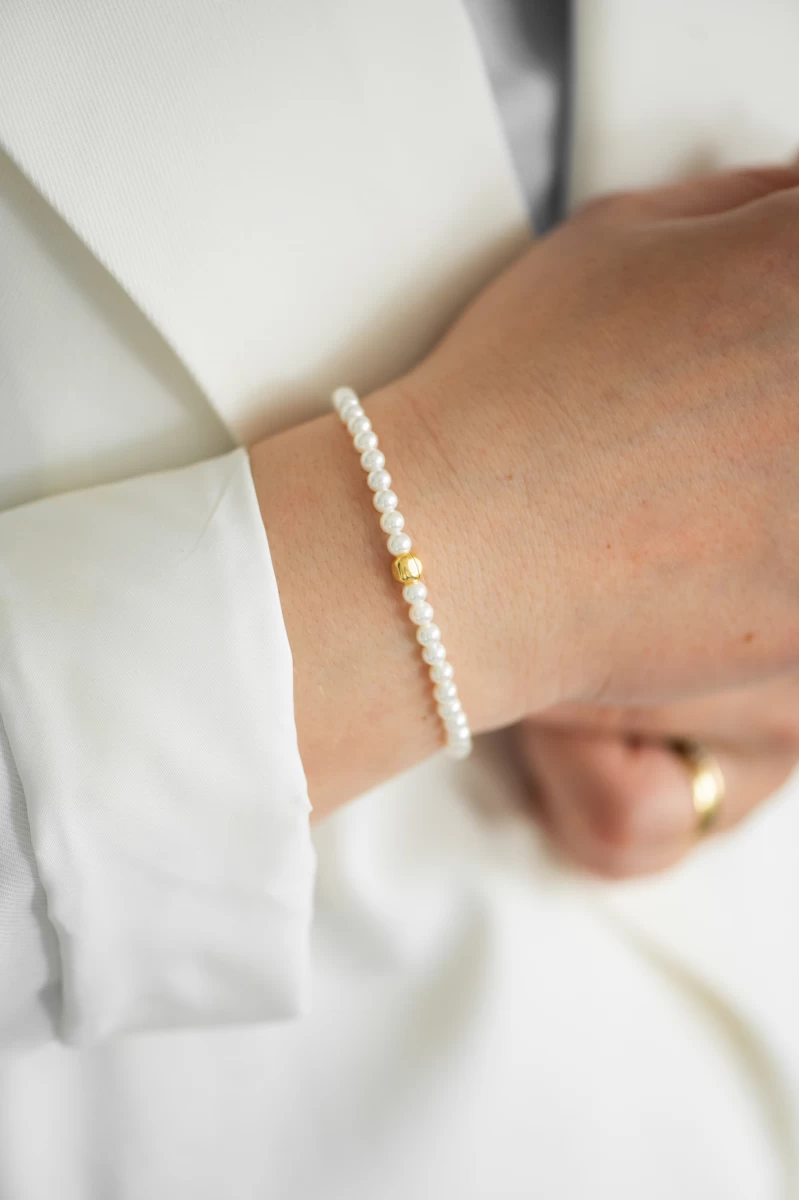 Kleine weiße Süßwasserperle mit gelbvergoldetem Magnetverschluss Silber 925 Armband