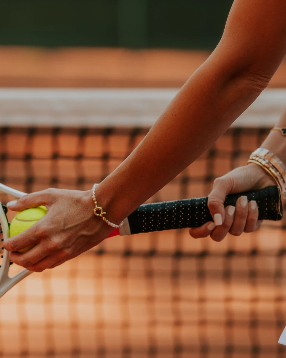 Perlenarmband aus 925 Silber, gelbvergoldet, mit rosafarbenen und weißen Kristallen