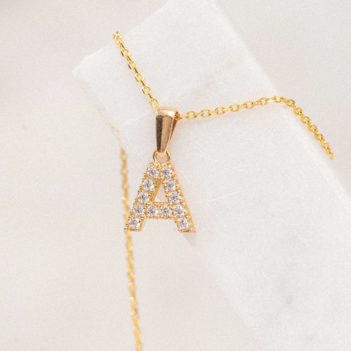 Handgefertigte Zirkonia-Buchstaben-Gelbgold-14K-Halskette