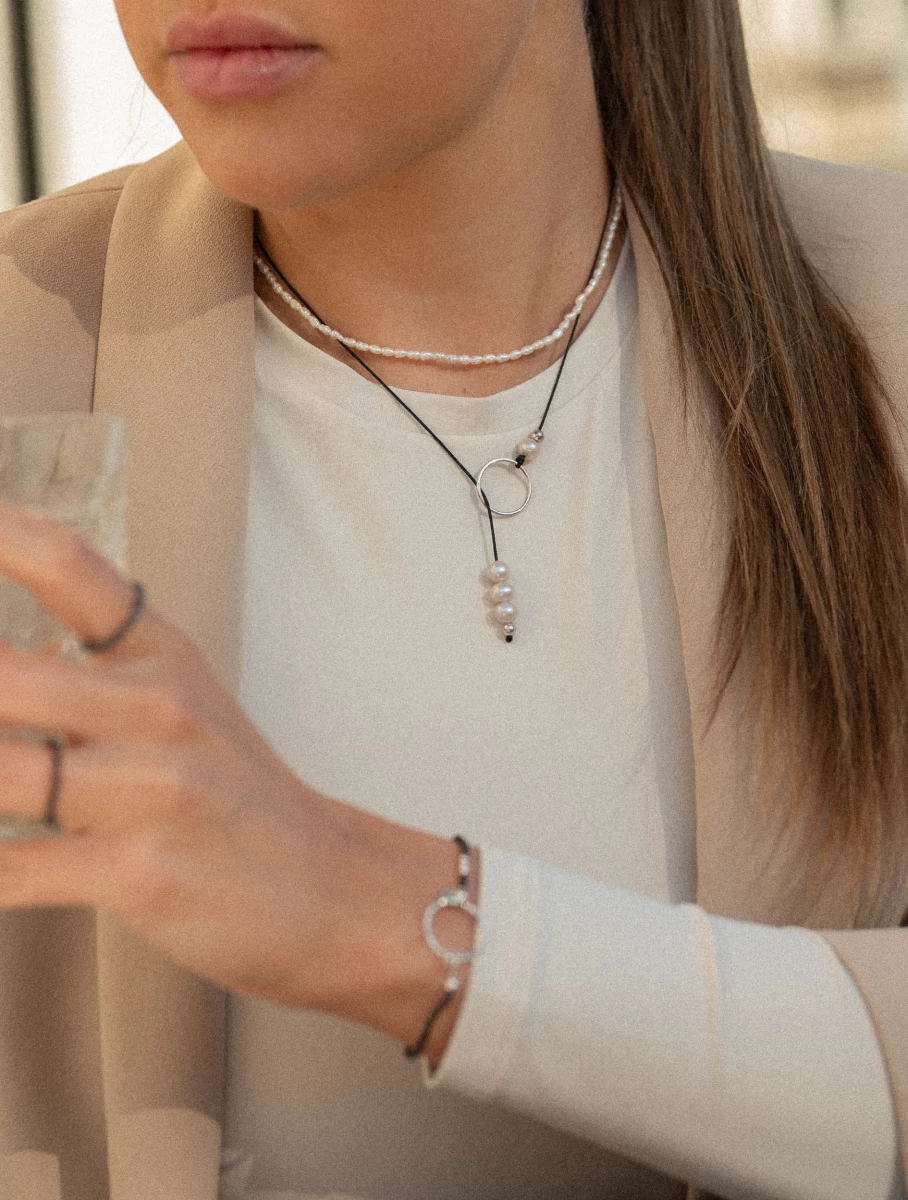 Quintessa runder Anhänger Süßwasserperlen Silber 925 Faden Halskette